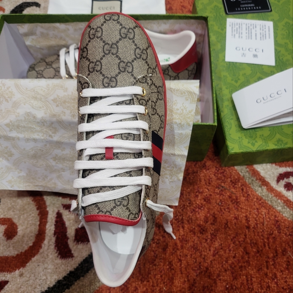 Gucci Supreme